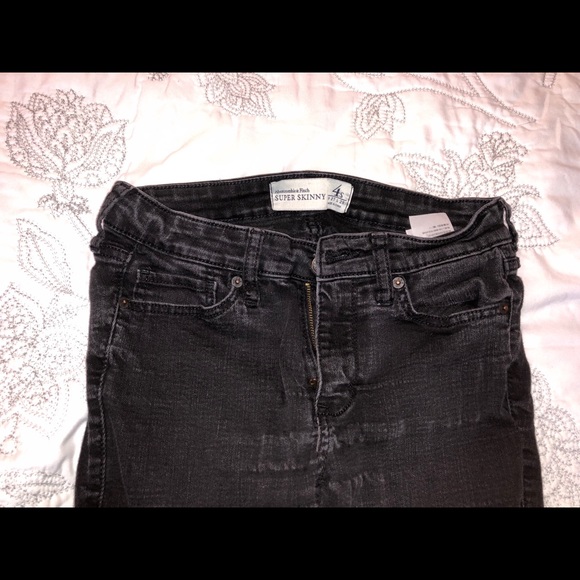 Black skinny jeans - Picture 2 of 3